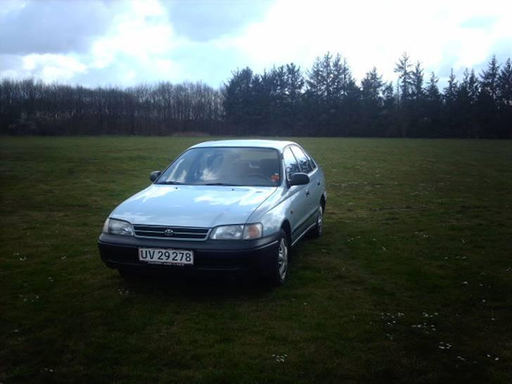 Toyota Carina E 1.6 billede 2