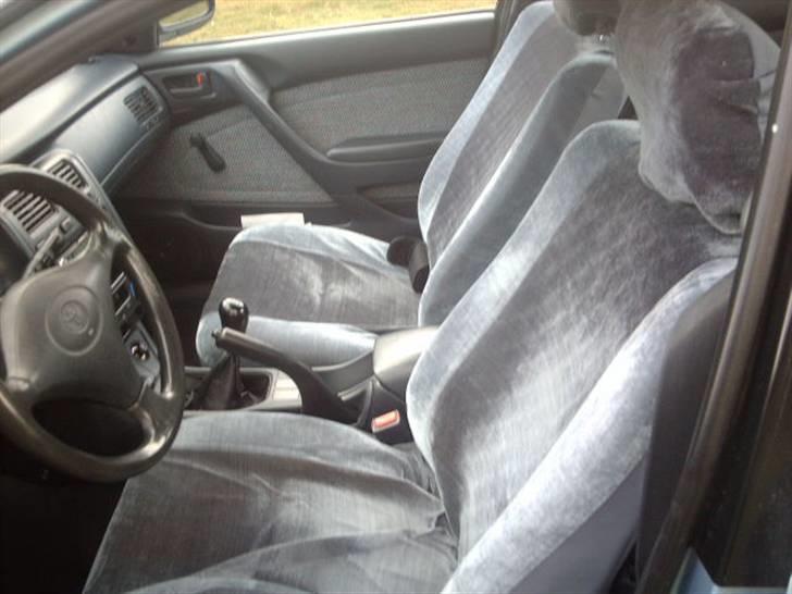 Toyota Carina E 1.6 billede 10