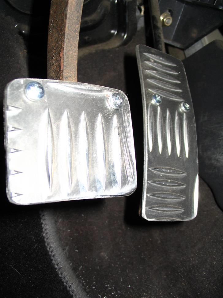 Mazda 323f - Pedalerne i Mazda´en billede 13