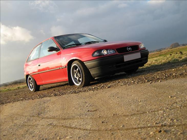 {{currentPhoto.altText}} billede {{currentPhoto.number}}