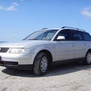 VW Passat 2,8 V6 - *SOLGT*
