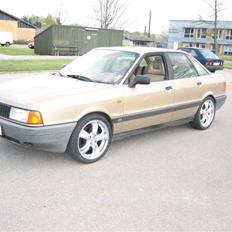 Audi 80