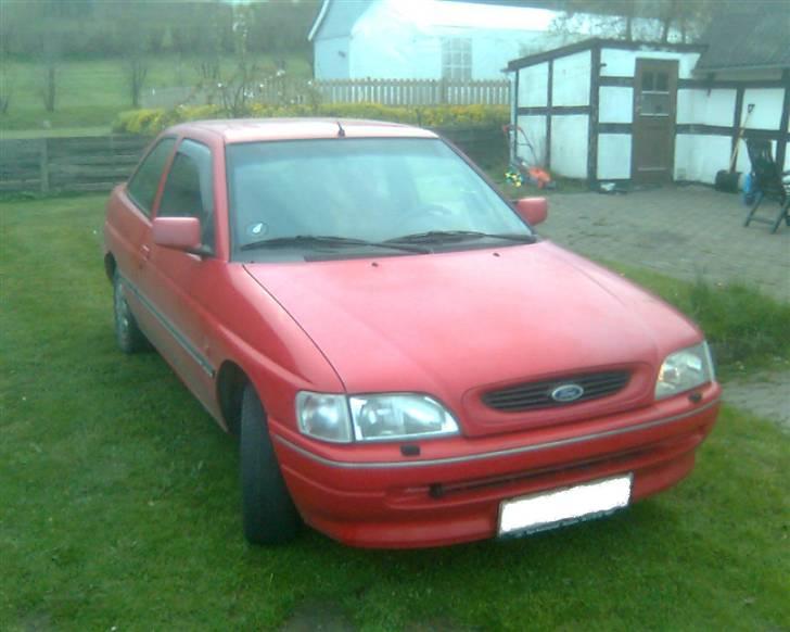 Ford Escort CLX [SOLGT] billede 1