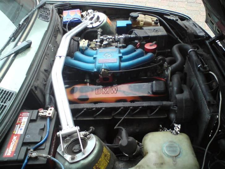 BMW 320I solgt billede 4