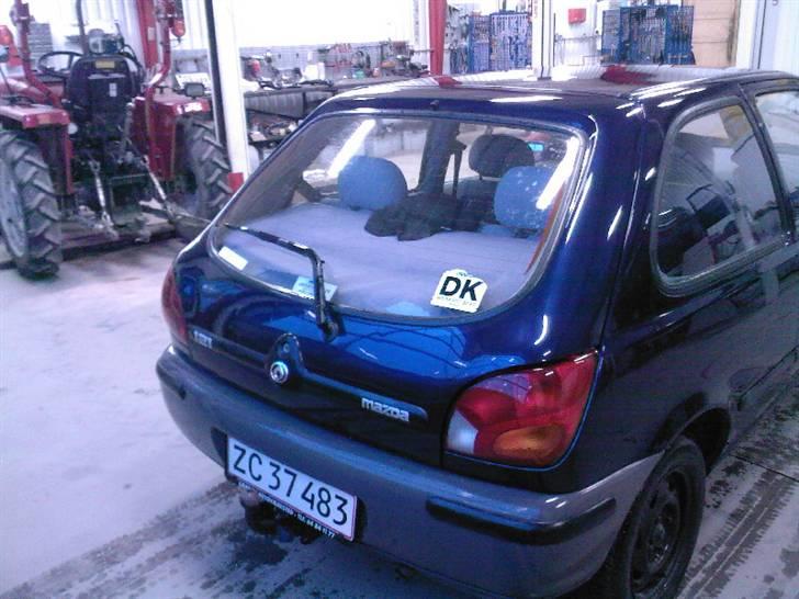 Mazda 121 1,3LX 3D SOLGT billede 4