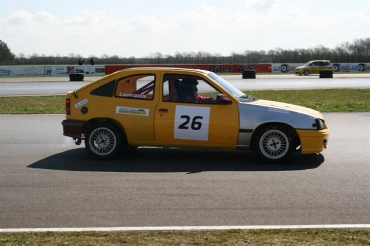 Opel Opel Kadett BaneRacer - her er jeg ude at kører mit første bane race på padborgpark billede 1