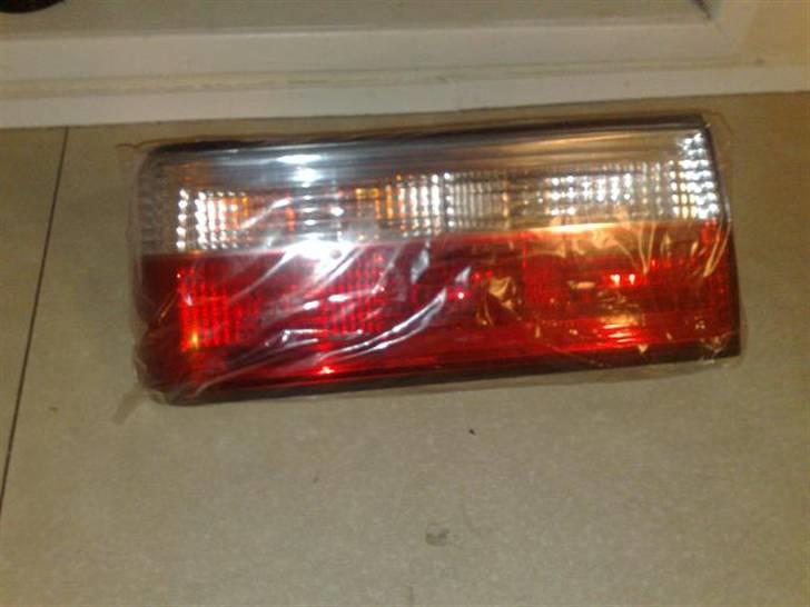 BMW 325 IAX ( SOLGT ) - Nye baglygter :-) billede 13