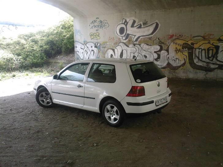 VW golf 4 2,0 "Solgt" - Grafiti står godt til bilen (-: billede 13