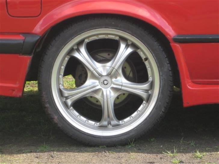 BMW 320i solgt billede 6