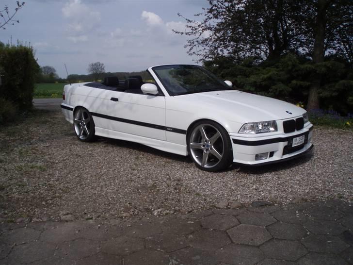 BMW 325i Cabriolet "SOLGT" billede 1