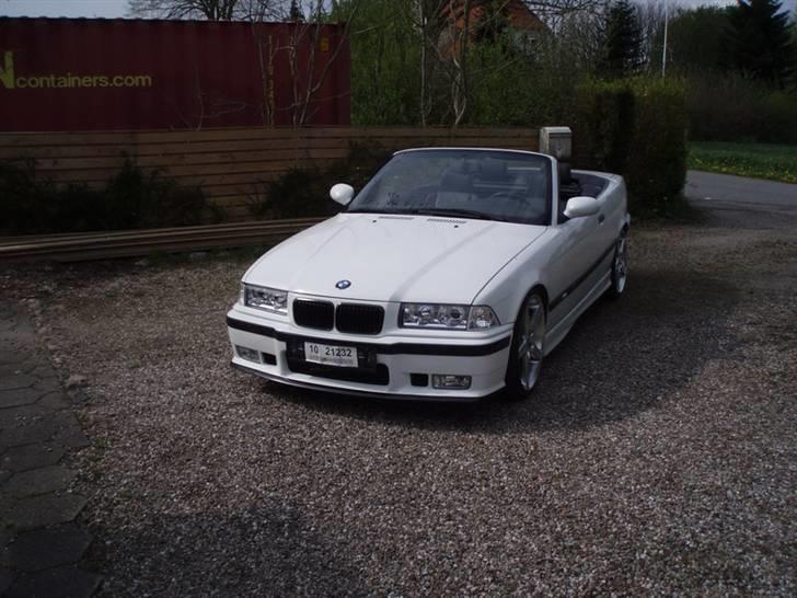 BMW 325i Cabriolet "SOLGT" billede 2