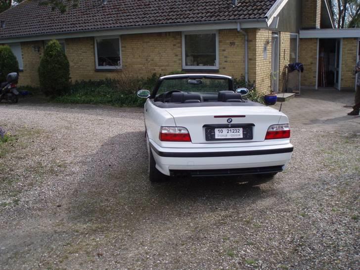 BMW 325i Cabriolet "SOLGT" billede 4
