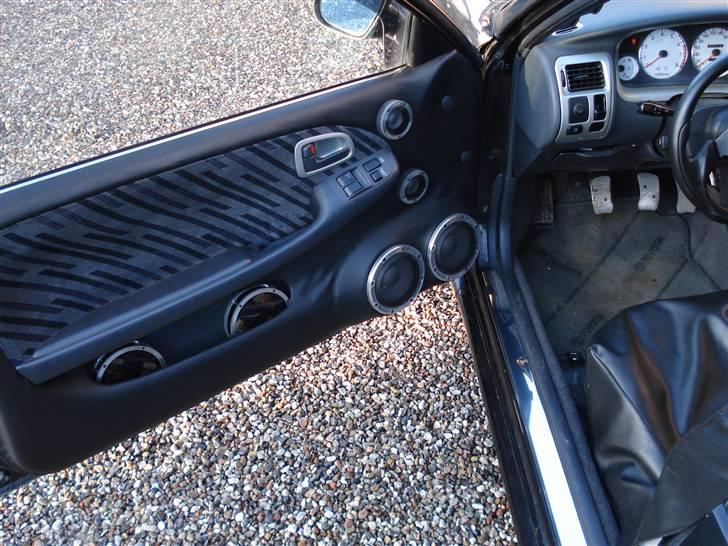 Toyota Corolla GSI -SOLGT - Kabinebillede efter de nye dørsider er kommet i. billede 6