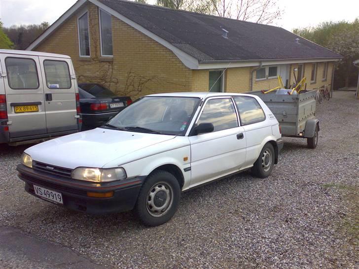 Toyota Corolla e90 Solgt   - På arbejde heh billede 1