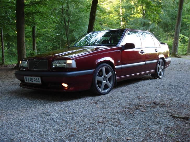 Volvo 850 T5 solgt - ny polert og med R-fronten og R-vingen montert. mangler dov stadig de ny håndtag  billede 1