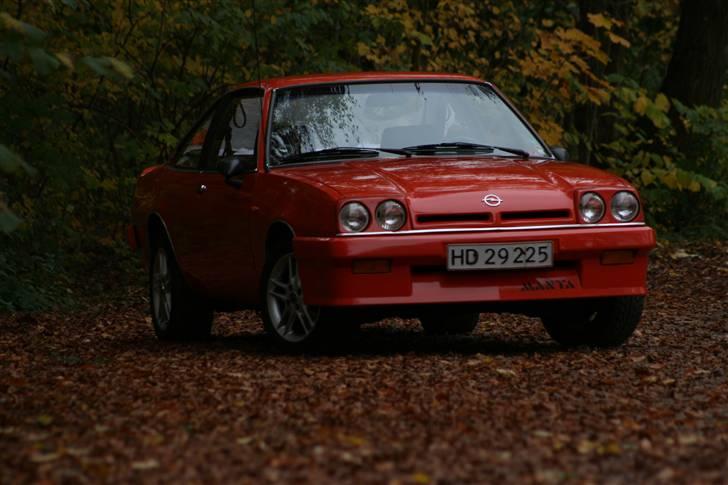 Opel Manta b - nye billeder taget :) billede 1