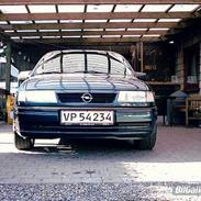 Opel vectra 2,0 i SOLDT