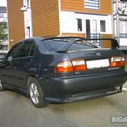 Toyota Carina E 1,6 XLI (Død)