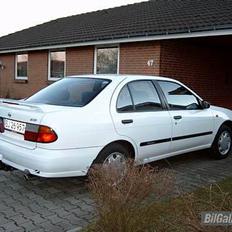 Nissan Almera 1,6 SR **SOLGT**