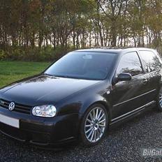 VW Golf R32 3,2V6 - *SOLGT*