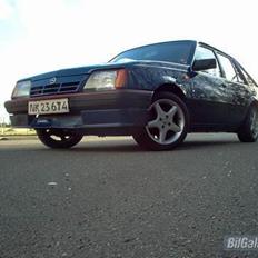 Opel Ascona 1.8i GT *Solgt*