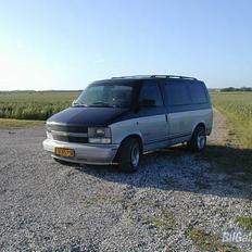 Chevrolet Astro Van