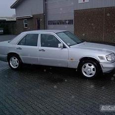 Mercedes Benz E300 3.0 D