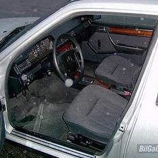 Mercedes Benz E300 3.0 D