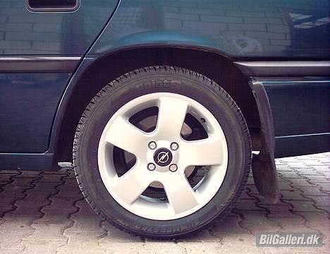Opel vectra 2,0 i SOLDT - Sommer hjul.. de er fra 2004.. billede 7