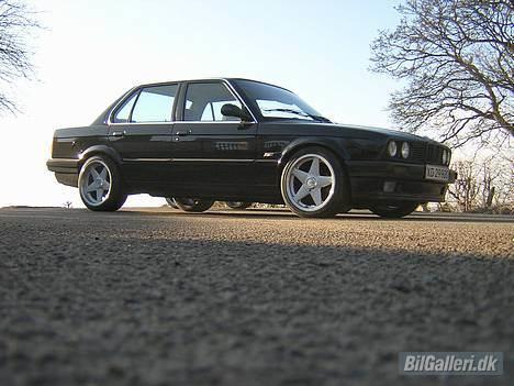 BMW 320i  billede 2