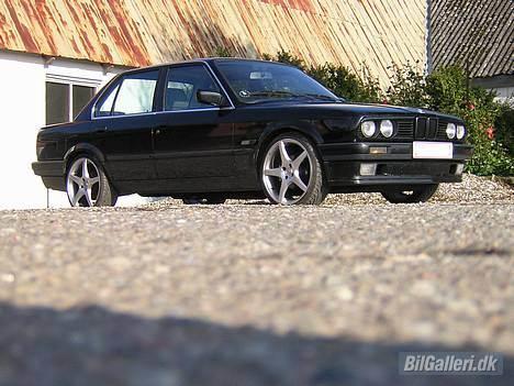 BMW 320i  - Skulle lige prøve 18" ruller på den.. :o) billede 7