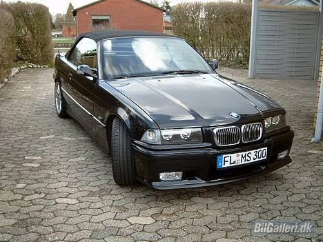 BMW 328i Cabrio  billede 1