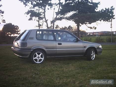 Toyota Corolla (Totalskadet) billede 3