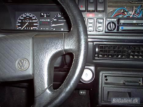 VW Golf 2 G60. kompressor... - Bemæk den lille bartrykmåler nede til højre..  billede 2