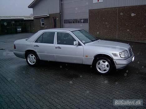Mercedes Benz E300 3.0 D billede 1