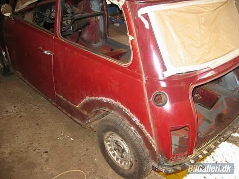 Mini 1000 - Ja næsten hele bunden fra bagsædet og ud er blevet skiftet, plus hele skærmkanten i begge sider billede 6