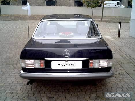 Mercedes Benz 280 SE W126  - Set bag fra. 180cm over røven ca. billede 4