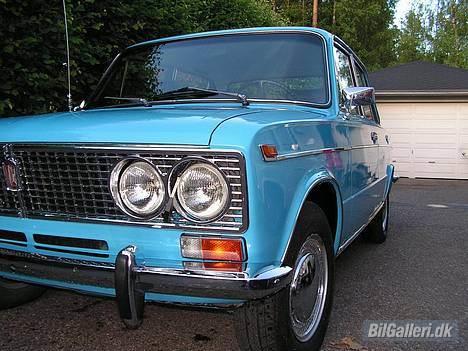 Lada 1500s - 2103 - Nå har pyntelistene kommet på plass  billede 1