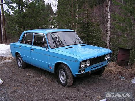 Lada 1500s - 2103 - Det er april 2005, og bilen er gjort klar for rustsveising og lakk. billede 7