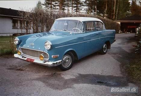 Opel 1200 - Den er lækker med hvidlakkeret tak, er den ikke. Dekkene skal ha hvide striper. billede 3