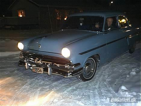 Amerikaner Ford Customline Tudor - Masser af chrom billede 2