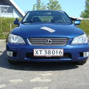 Lexus IS 200