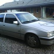 Opel kadett e  (TOTAL SKADET) 