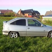 Opel kadett e  (TOTAL SKADET) 