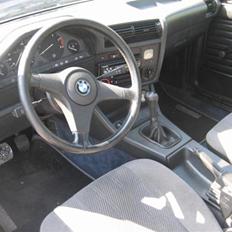 BMW                                   E30 324td