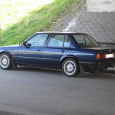 BMW                                   E30 324td