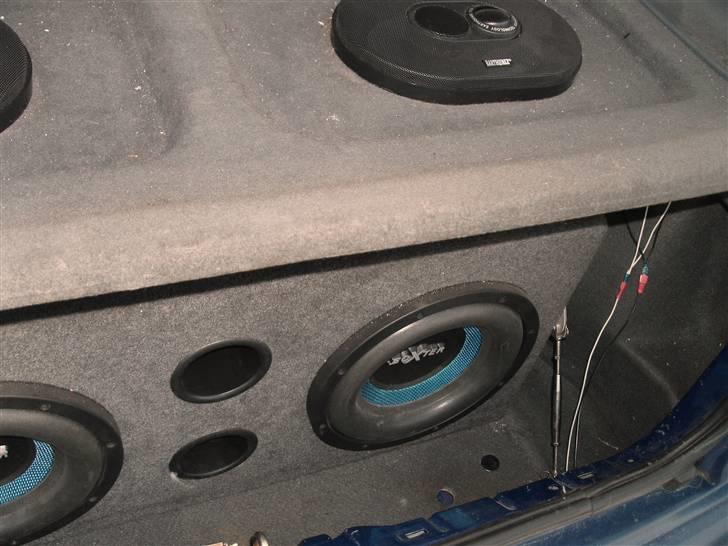 Skoda Felicia 1.6 Hot-line Solgt - Fine beslag til at sætte kassen fast med...! billede 11