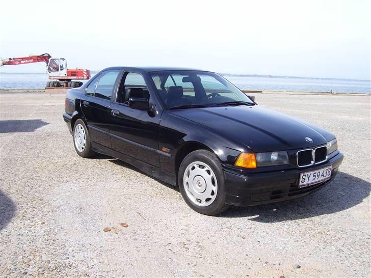 BMW E36 - 320i billede 1