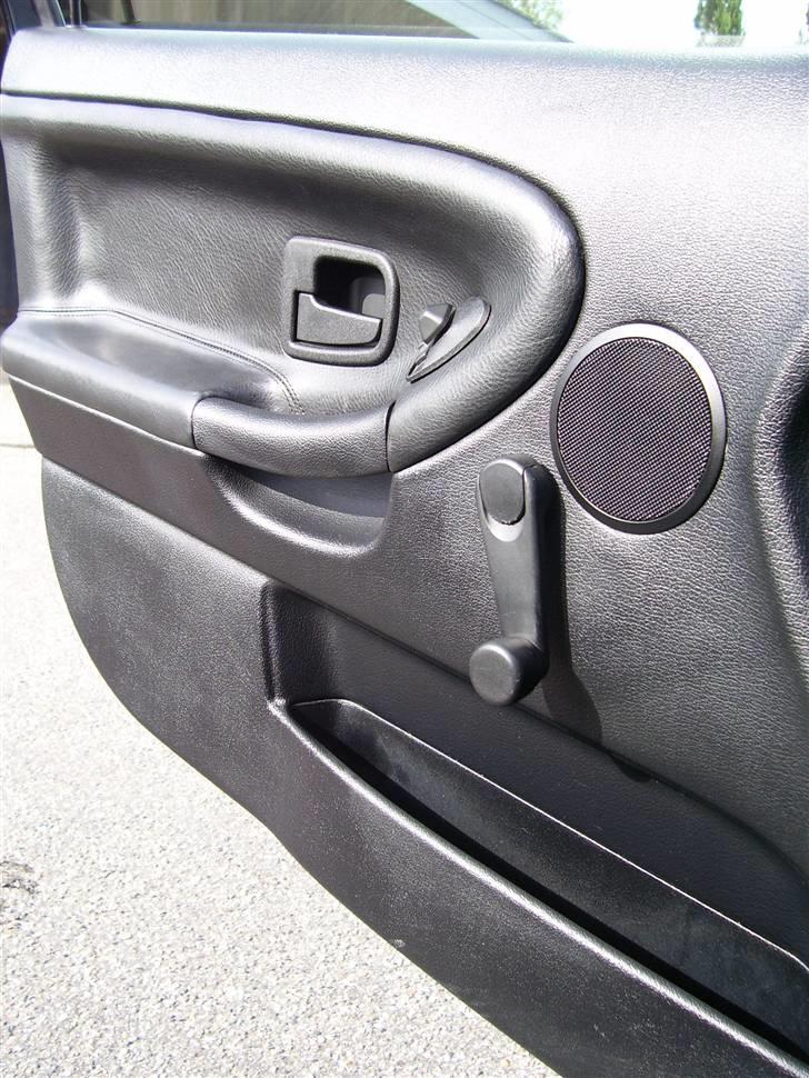 BMW E36 - 320i - læder dørsider med synlig sygning. billede 10