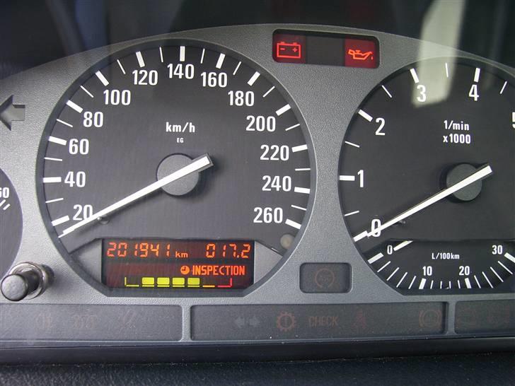 BMW E36 - 320i - Ja 201 tusinde, den er jo kun lige kørt til.. billede 11